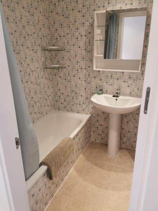 Bahia de Casares 2 Bedroom Penthouse With A Private 360 Rooftop Terrace With Sea And Mountain Views מראה חיצוני תמונה