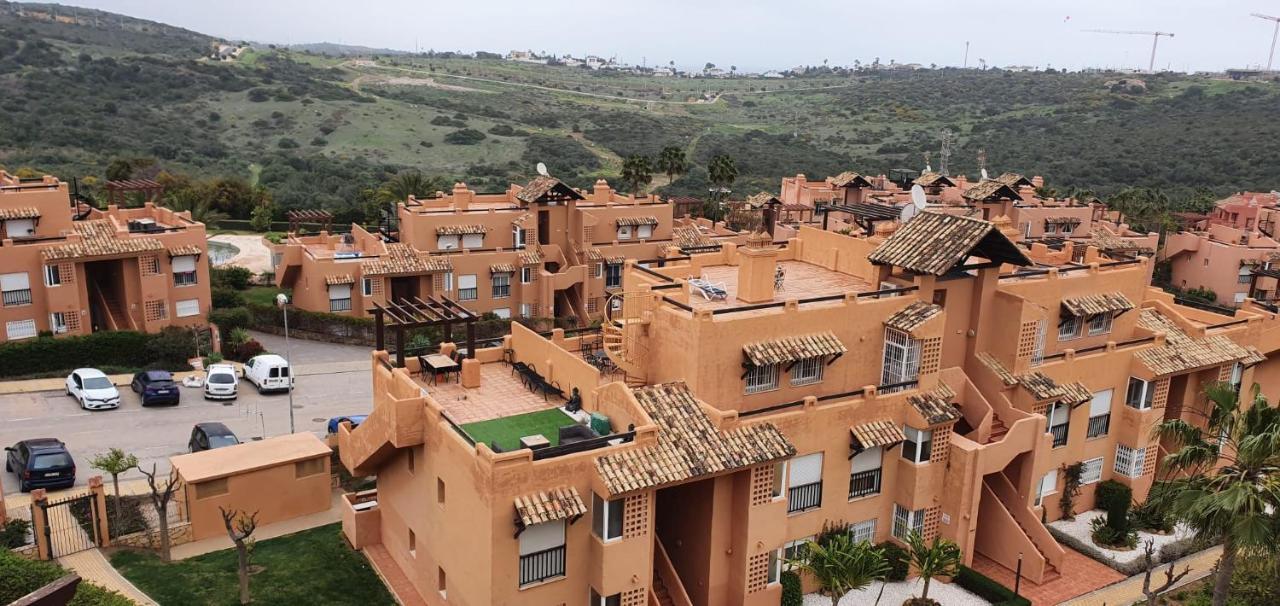 Bahia de Casares 2 Bedroom Penthouse With A Private 360 Rooftop Terrace With Sea And Mountain Views מראה חיצוני תמונה
