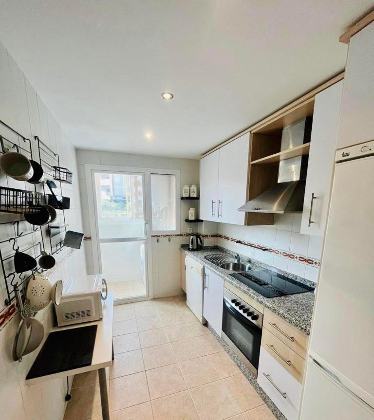 Bahia de Casares 2 Bedroom Penthouse With A Private 360 Rooftop Terrace With Sea And Mountain Views מראה חיצוני תמונה