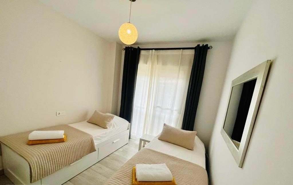 Bahia de Casares 2 Bedroom Penthouse With A Private 360 Rooftop Terrace With Sea And Mountain Views מראה חיצוני תמונה